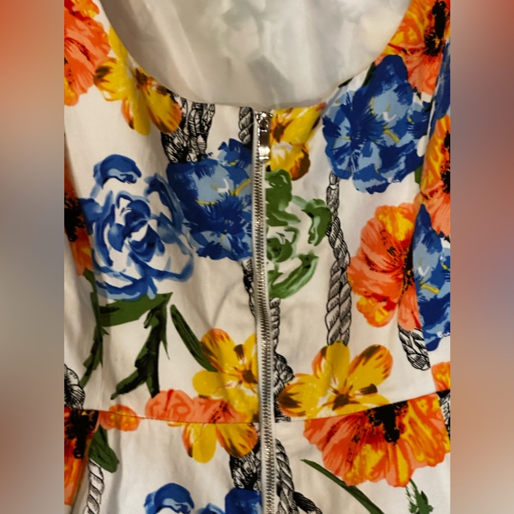 Premise ModCloth Fit Flare knee length floral dress 8 white royal blue peach - Picture 7 of 7